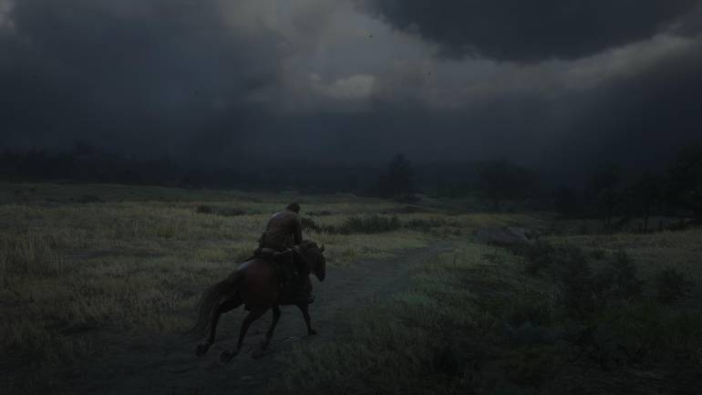Cavalgando na chuva.